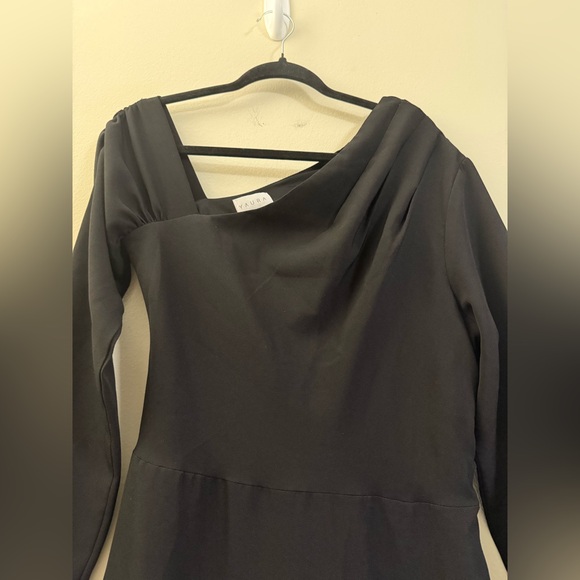 Yaura Long Sleeve Slash Neck Dress in Black - 14 - Picture 3 of 10